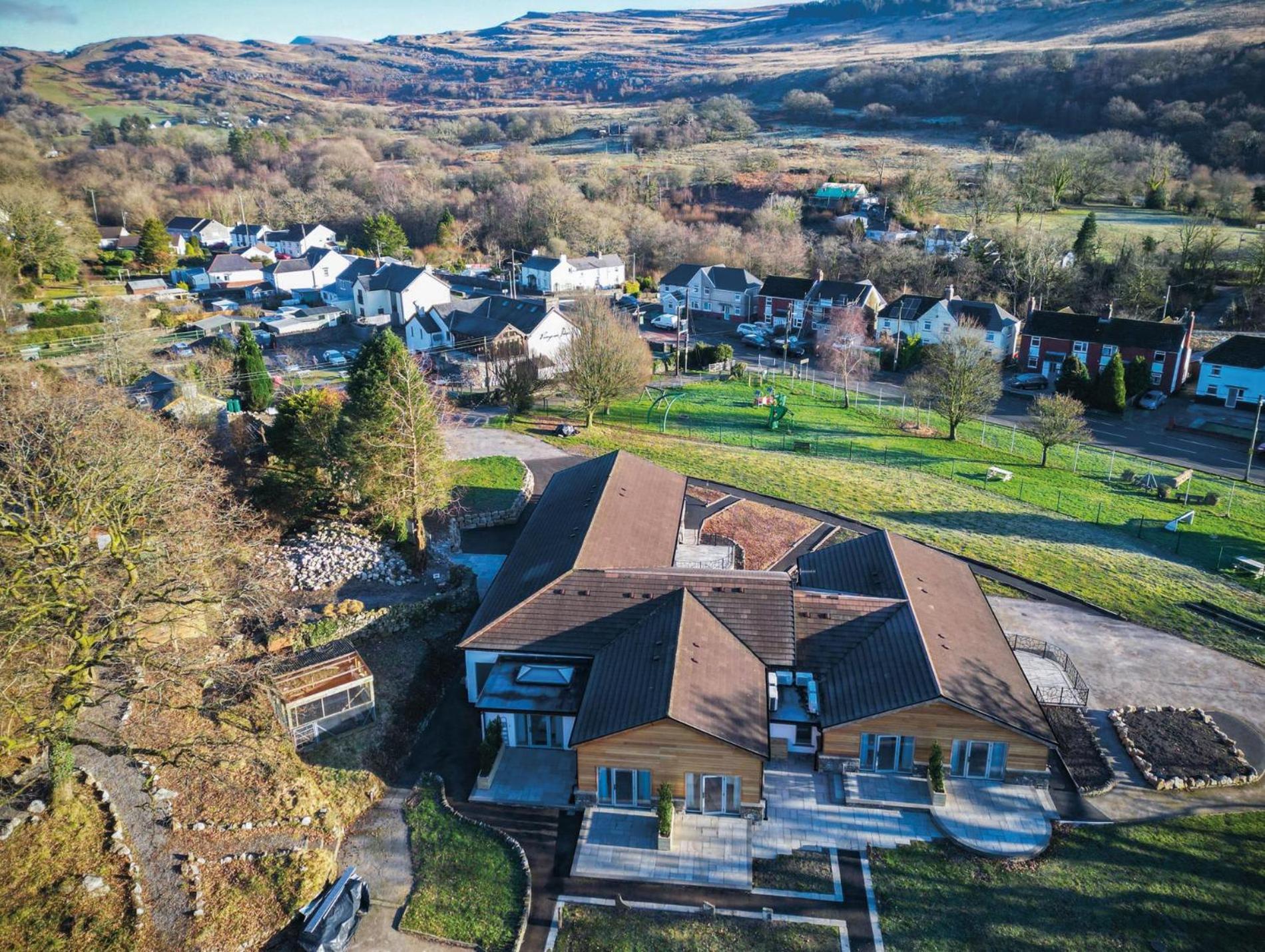 Suite 9 - Sleeping Giant Hotel - Pen Y Cae Inn Брекон Экстерьер фото